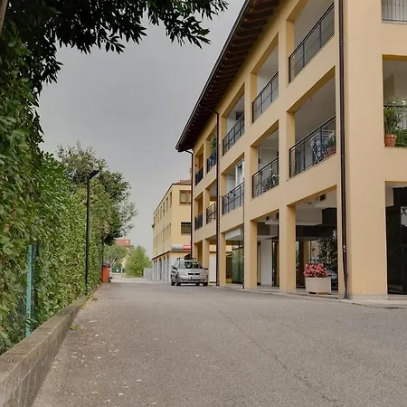 Garage Coperto-freewifi 10min Auto Udinecentro Апартаменты Удине